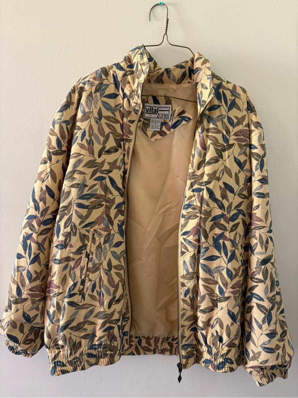 100% Silk American Vintage Beige Bomber Jacket with Blue and Brown Leaves